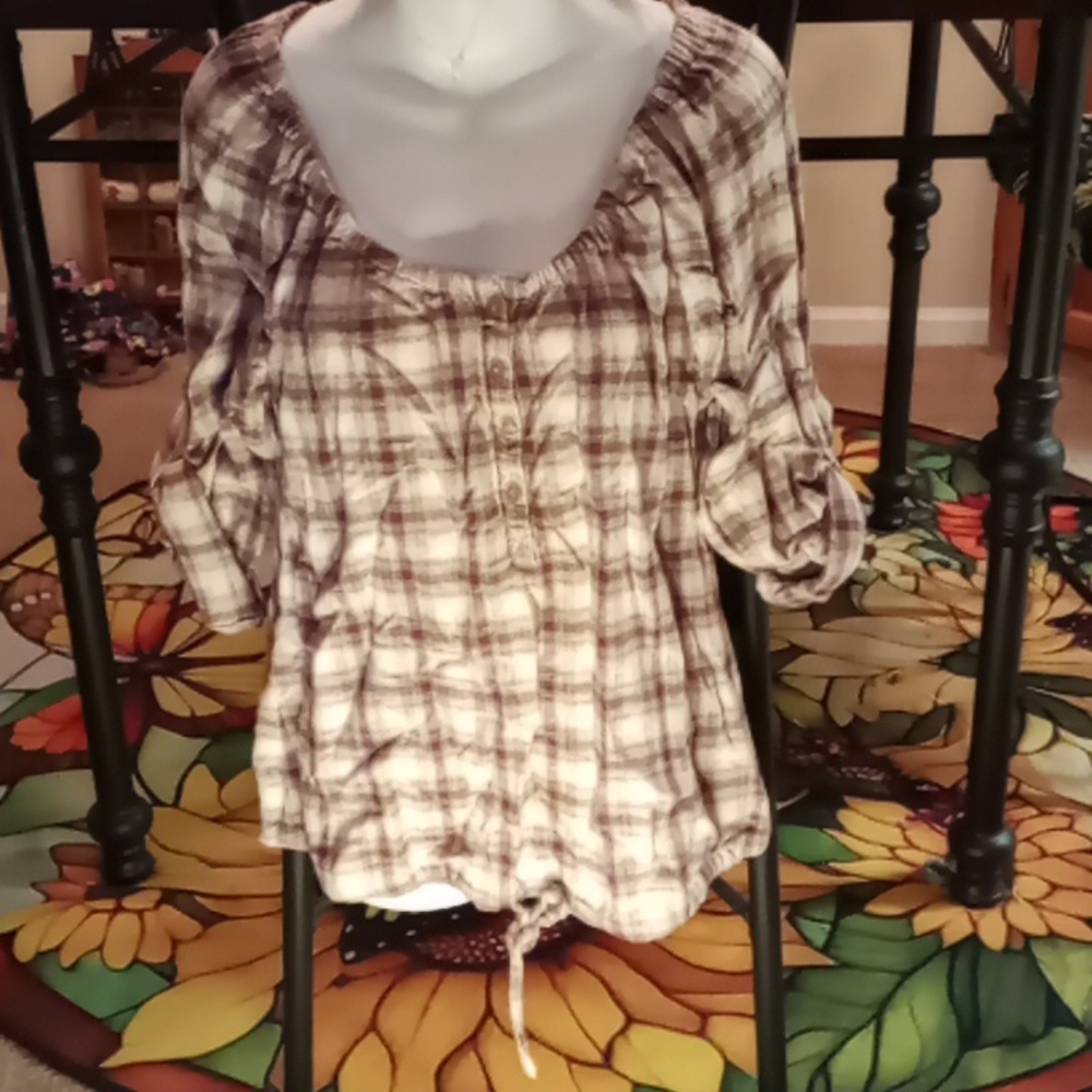 O P 100% Cotton Shirt Sz LG (11-13) Beige w/Burgundy, Purple Shades
